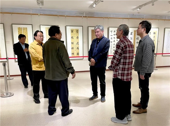 “老骥伏枥•五人行”书法作品展圆满结束，张原等五位书法家向通州区文化馆捐赠书法作品