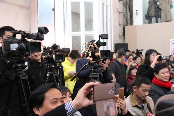 刘存惠《现代写意花鸟画教学成果展》在京开幕